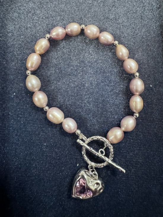 Mother of Pearl Jewelry - Pink pearl bracelet with heart crystal toggle clasp 6.25” freshwater cultured